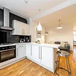 Kensington High Street Flat 2 Bedroom