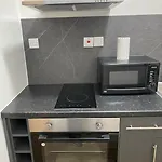 007- S1Premium Location Studio Apartment Central London