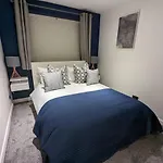 1 Bed Apartment Near Vibrant Bethnal Green