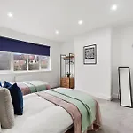 4 Bedroom House Free Off Street Parking Walking Distance To Kensal Rise Station