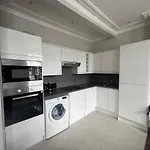 Lovely 2-Bedroom Victorian Flats