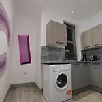 Double Bed Studio Flat With Netflix Flat B Unit C2 Wifi Disney By Cineplex Short Lets Serviced Apartments