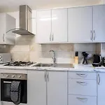 Fabulous Apartment In The Heart Of Shoreditch