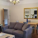 Spacious Central London 2 Bedroom Mansion Block Apartment