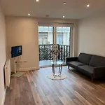 Beautiful One-Bed In White City!