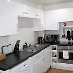 Garland Modern Central City Apartment London
