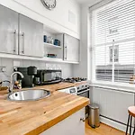 Cozy Covent Garden/Oxford Street Apartment