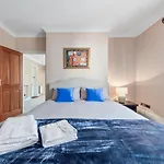The Mayfair Large Snug