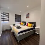 Star London Finchley Road 2-Bed Residence