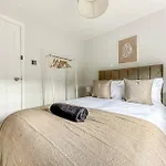 New Cosy Luxury 3 Bedroom House In Battersea London