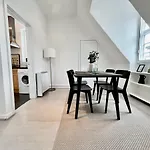 New Oxford Circus 2 Bedr, 3 Beds Best Location