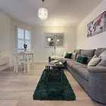 Bright & Cosy Flat - Perfect For Visiting London