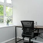 Greater London, 1 Bed London Flat, Parking, Nr Metro Stations, 15Mins To London