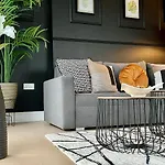 Penthouse In Central Wembley