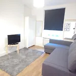 Deluxe Tower Bridge Apartment