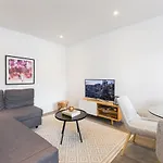 Urban Chic - Rathbone