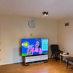 A Beautiful One Bedroom Apartment Within The Heart Of Central London..Fully Furnished Close To All Social Amenities..