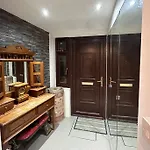 London Charm - Stylish Room In Spacious Home