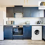 Luxury One Bedroom Newly Refurbished Apartment By Stellar Accommodation Short Lets & Serviced Accommodation Canary Wharf Manchester Leisure