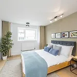 Beautiful And Charming Near Boxpark