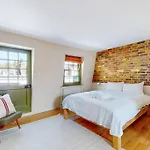 Whimsical 4 Bedroom House In Elephant And Castle
