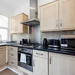 Welcomestay Colliers Wood Two Bed Apartment - Home Away From Home