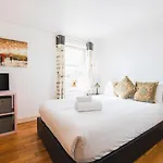 Pass The Keys Earl\'S Court Top Floor Apartment