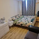 A Discreet Flat For The Family.