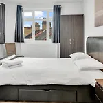 Modern Apartment In South West Wandsworth