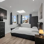 Modern Apartment In South West Wandsworth