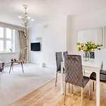 Marble Arch 2-Bedroom Apartment