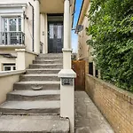 Parkhurst Apartments By Hiatus Concierge