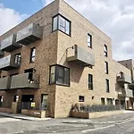Cozzy Apartment In Camberwell