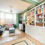 Pbc Perfect Family Home For Visiting Wimbledon