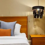Hyde Park Hideaway Sleeps 6