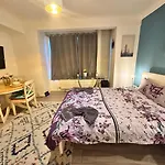 Lovely 2-Bedroom Apartment In Central London