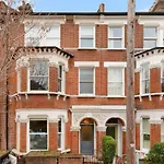 1 Bed Clapham Junction Apartment