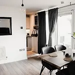 2 Bed River View Greenwich