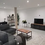 2Br Flat In Wandsworth London Sleep 10 W10