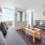 Beautiful Living Sleep 7 In London Bp34