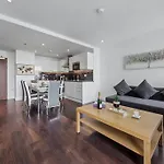 Beautiful Living Sleep 7 In London Bp34
