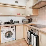 Trendy And Chic Central London 1 Bed Apartment