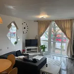 Two Bedroom Flat In Greenwich Near The 02