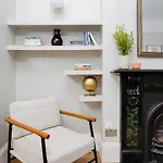Stylish 2 Bedroom Hammersmith Apartment