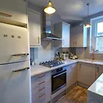 Lovely 2-Bedroom Apartment In Shoreditch