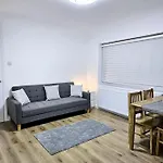 Wonderful Apartment In Wembley