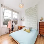 Bright & Spacious Modern 2 Bedroom Apartment