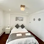 Canary Wharf Holiday Rooms