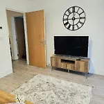 C2, Spacious 2 Bedroom Flat In Wembley