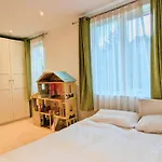 3 Bedroom House In Camberwell